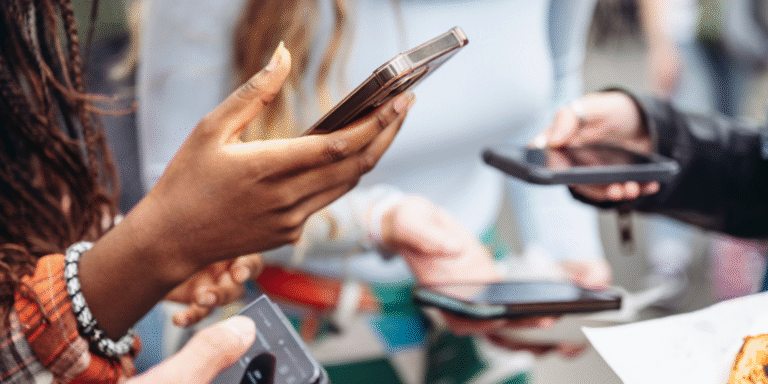 Monospace w praktyce: nicki, kod, minimalizm