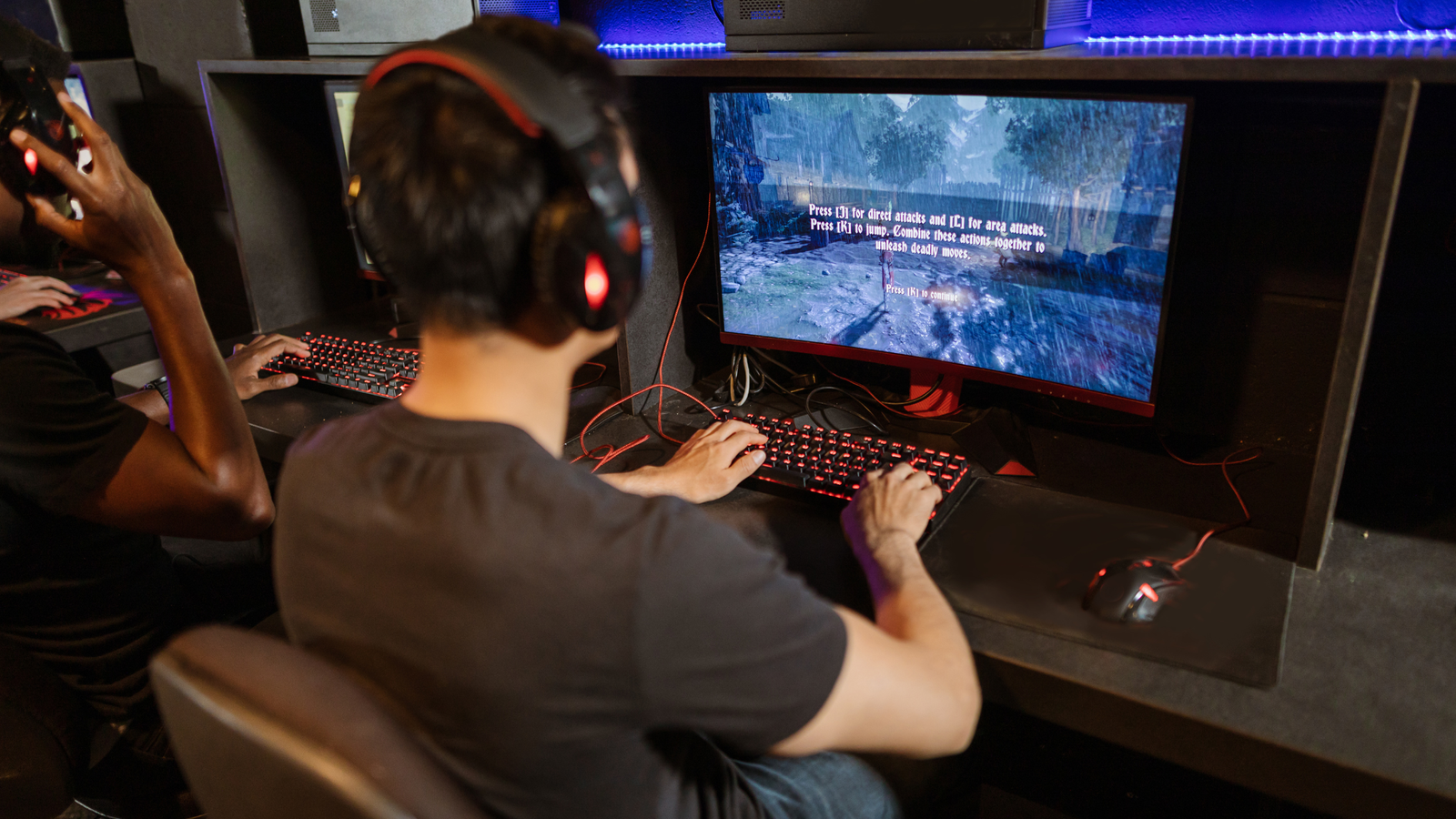 Czcionki dla streamerów: budowanie rozpoznawalnego wizerunku na Twitch i YT