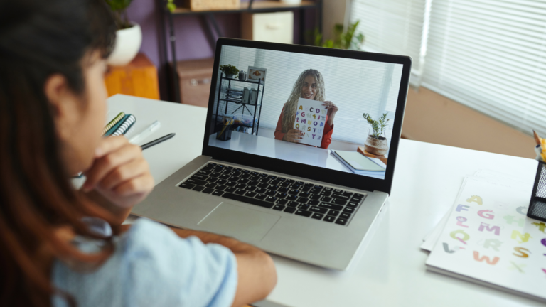 Jakie są najpopularniejsze czcionki dostępne w polskich serwisach do pobrania?